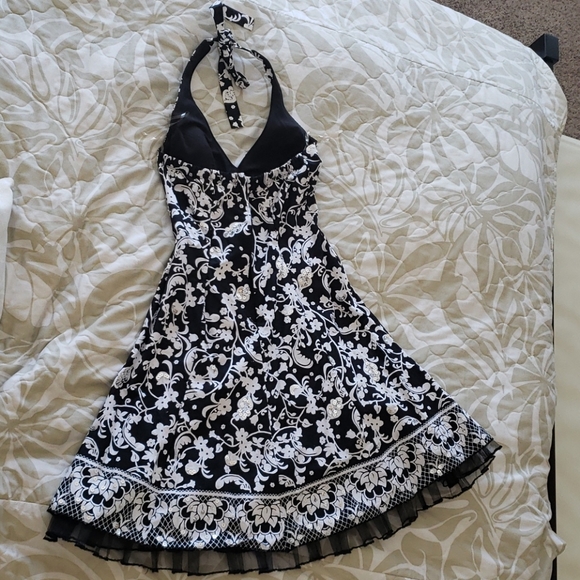 Dress - Picture 5 of 5
